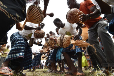228414 1600x1065 goly dancers and music