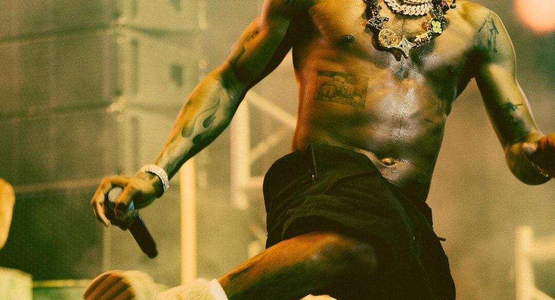 E6E111FC 3472 4FE5 80D7 DB97B6C4A7AD