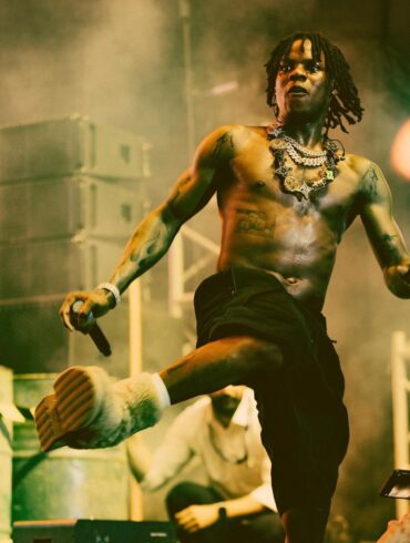 E6E111FC 3472 4FE5 80D7 DB97B6C4A7AD