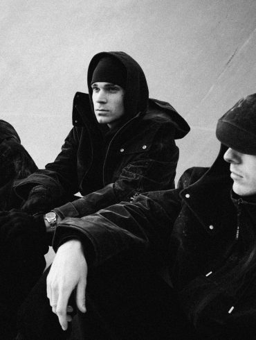 255 BANDOFBROTHERS 07